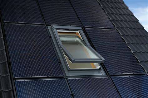 Infographic: Overzicht van marge en werkruimte rondom dakraam en zonnepanelen