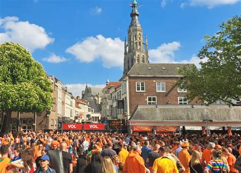 Infographic: Parkeren en stallingen tijdens Koningsdag in Breda en Leiden