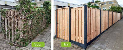 Illustratie: combinatie haag + hout-beton schutting
