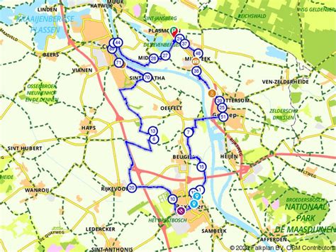 Kaart met de verschillende wandel- en fietsroutes in het Bergherbos