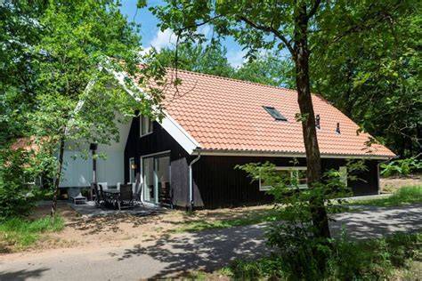 Afbeelding van een comfortabel vakantiehuis in Leeuwarden met sauna op de begane grond