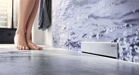 afbeelding: Geberit wandafvoer en douchegoot in moderne badkamer