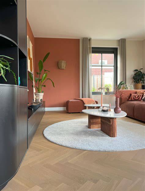 Foto: woonkamer met Seriously Sand en Light Cherry Parade muren