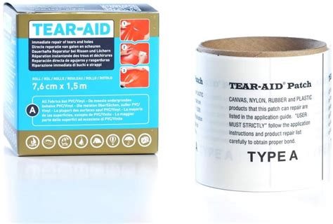 Afbeelding van een rol Tear Aid tape die gebruikt wordt om een scheur in een inflatable te repareren.